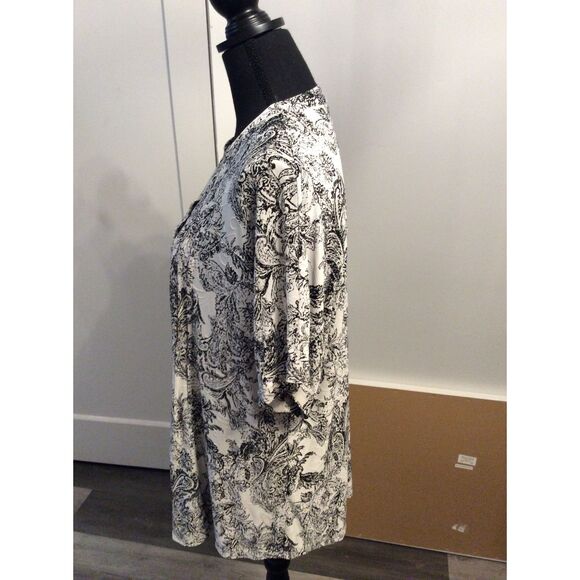 Plus Size 18/20 Black White Print blouse Womens - Picture 2 of 5